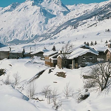 Auberge de Jeunesse HI Val-Cenis Les Champs  Exterior foto