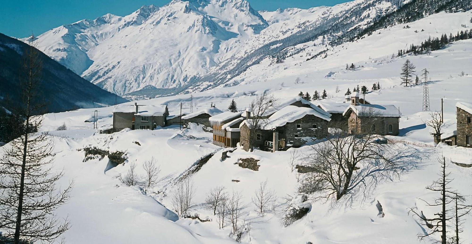 Auberge de Jeunesse HI Val-Cenis Les Champs  Exterior foto